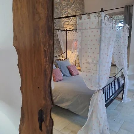 Holiday home L Antre De Pierres - D'hotes Et *