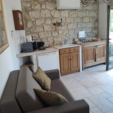Holiday home L Antre De Pierres - D'hotes Et Berrias-et-Casteljau
