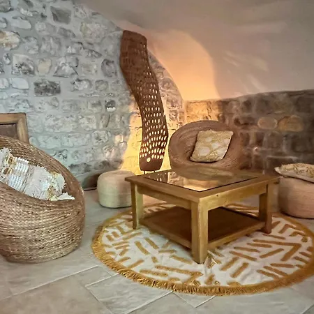 L Antre De Pierres - D'hotes Et Holiday home Berrias-et-Casteljau