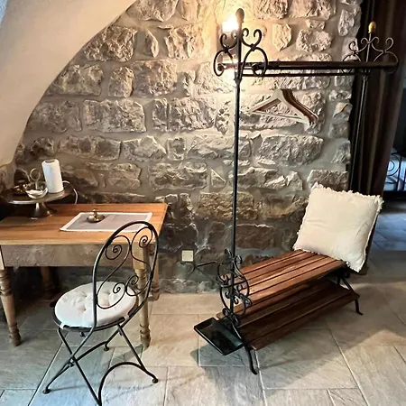 L Antre De Pierres - D'hotes Et Berrias-et-Casteljau